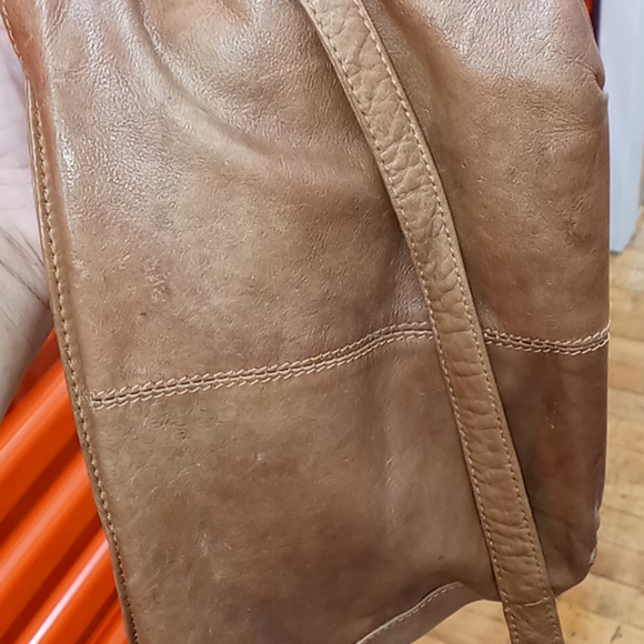 Wilsons crossbody bag - Picture 4 of 5